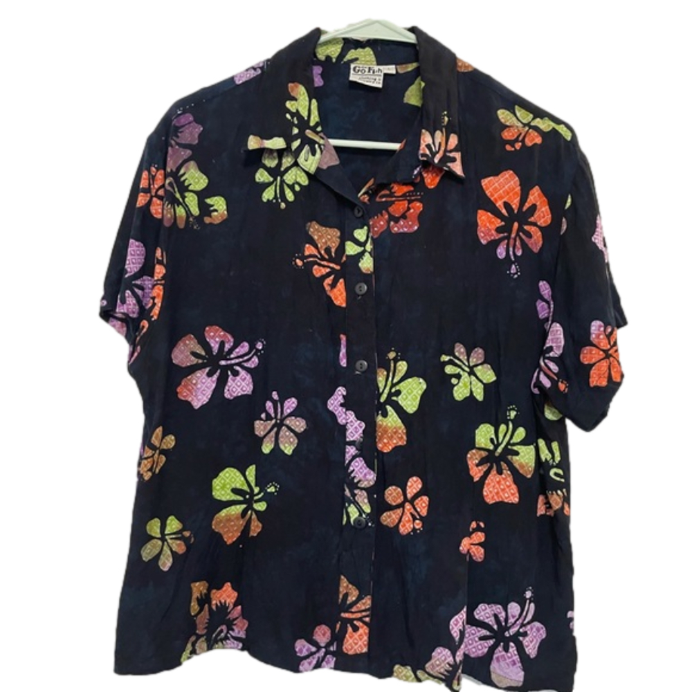 Go Fish women’s button up blouse size large. Navy blue with floral design.